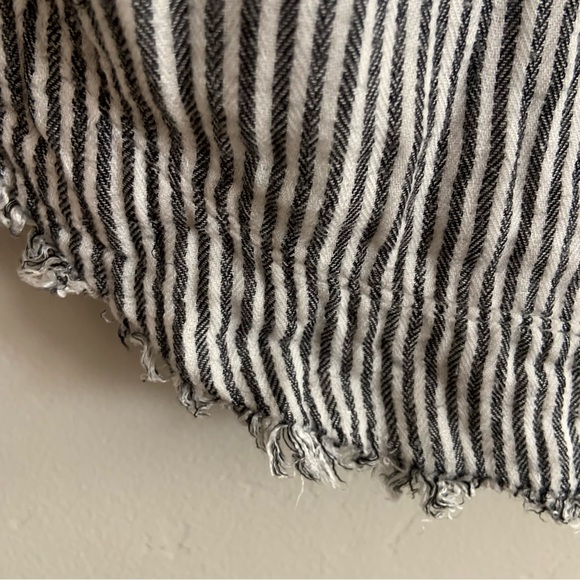Anthropologie Cloth & Stone Darlyn Textured Buttondown Striped Top Grey Medium - Picture 7 of 8